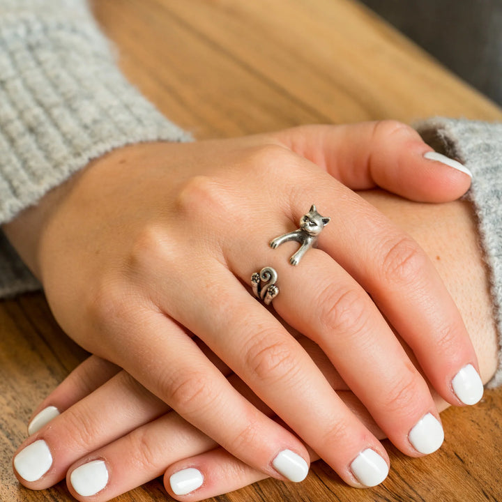 Stylish British Shorthair Wrap Ring for Cat Lovers - Wearing Felicity British-Shorthair-Wrap-Ring-02 Wear Felicity