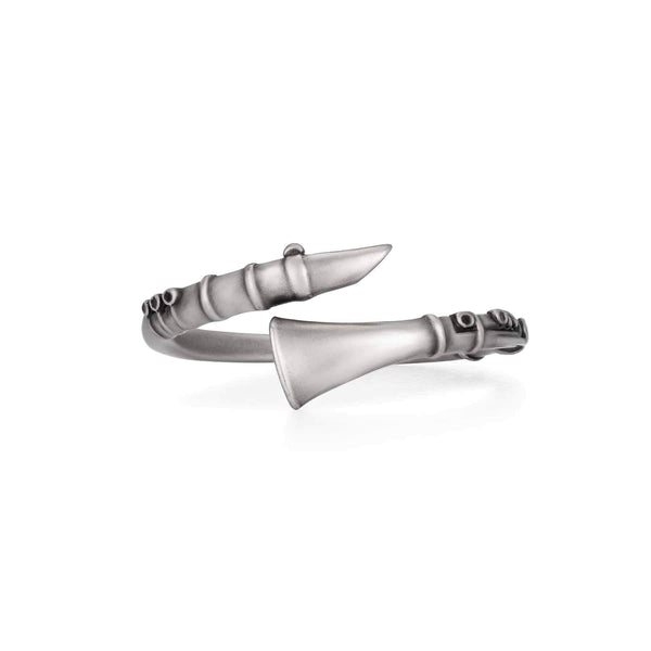 Stylish Clarinet Wrap Ring for Music Lovers - Wearing Felicity Clarinet-Wrap-Ring-01 Wear Felicity