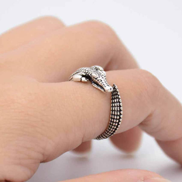 Stylish Crocodile Wrap Ring - Perfect Gift for All - Wearing Felicity Crocodile-Wrap-Ring-01 Wear Felicity