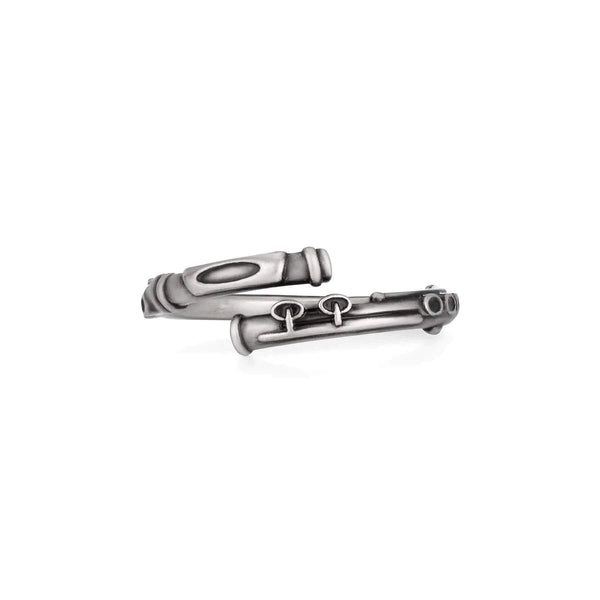 Stylish Flute Wrap Ring for Music Lovers - Wearing Felicity Flute-Wrap-Ring-01 Wear Felicity
