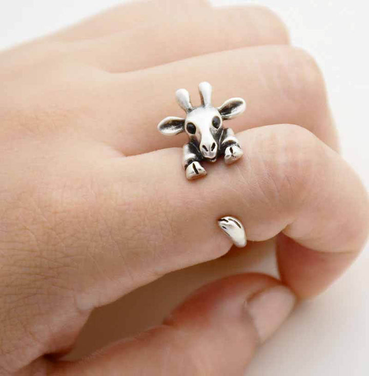 Stylish Giraffe Wrap Ring for Animal Lovers - Wearing Felicity Giraffe-Wrap-Ring-Silver Wear Felicity