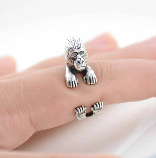 Stylish Gorilla Wrap Ring for Animal Lovers - Wearing Felicity Gorilla-Wrap-Ring Wear Felicity
