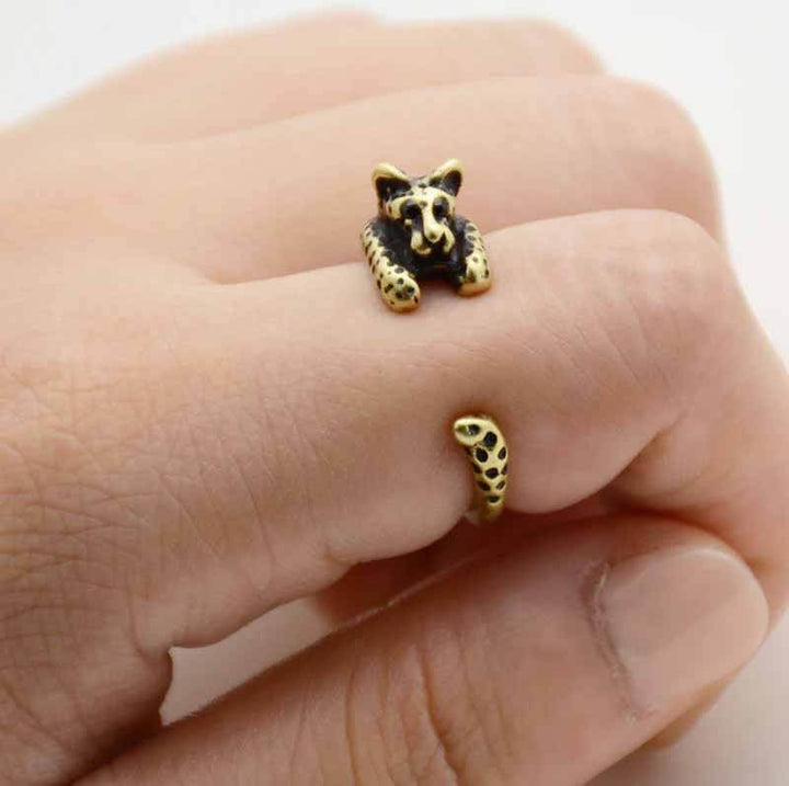 Stylish Leopard Wrap Ring for Animal Lovers - Wearing Felicity Leopard-Wrap-Ring-Gold Wear Felicity