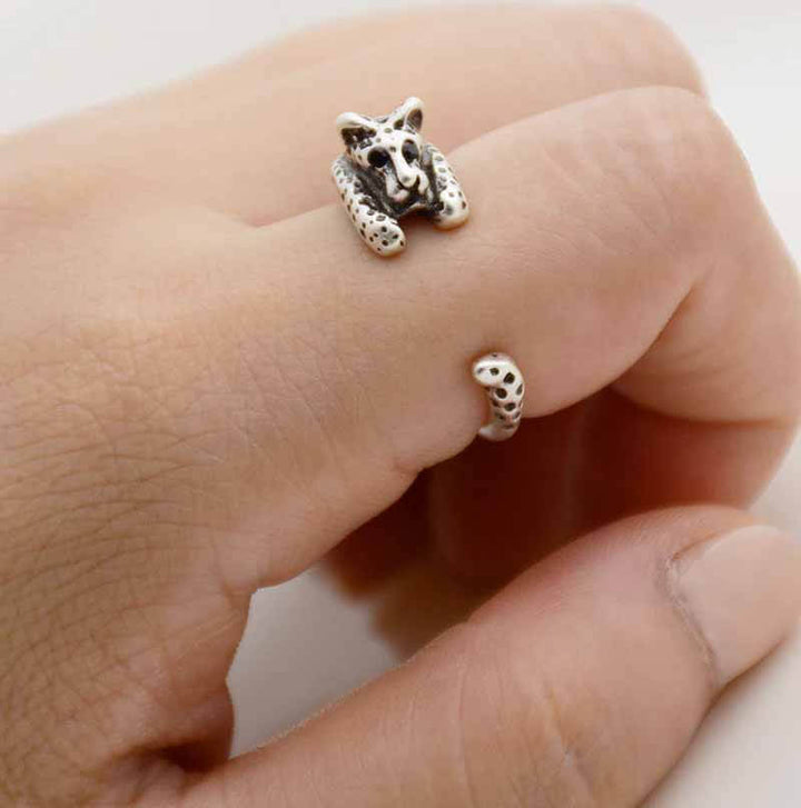 Stylish Leopard Wrap Ring for Animal Lovers - Wearing Felicity Leopard-Wrap-Ring-Silver Wear Felicity