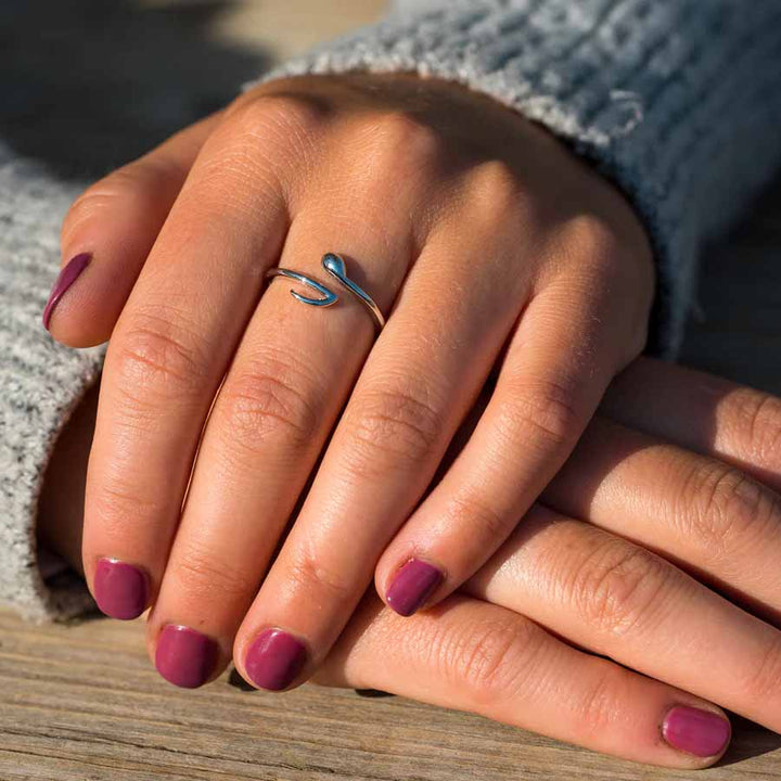 Stylish Music Note Wrap Ring for Music Lovers - Wearing Felicity Music-Note-Wrap-Ring Wear Felicity