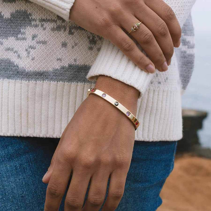 Stone Station Hinge Bangle - Elegant Jewelry Accessory - Wearing Felicity Stone-Station-Hinge-Bangle-01 Wear Felicity