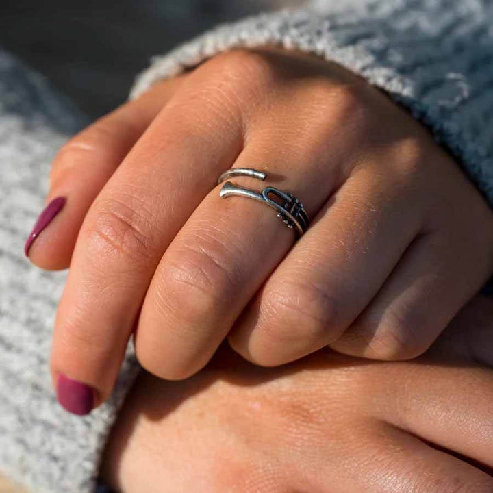 Stylish Trumpet Wrap Ring for Music Lovers - Wearing Felicity Trumpet-Wrap-Ring-02 Wear Felicity